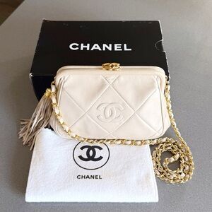 CHANEL Classic Vintage Beige Quilted Lambskin Leather CC Evening Bag